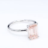 3.00 ct Pink Emerald Diamond in 18kt white gold Ring