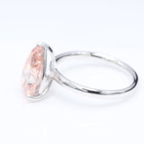 3.00 ct Pink Pear shape Diamond in 18kt white gold Ring
