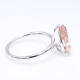 3.00 ct Pink Pear shape Diamond in 18kt white gold Ring