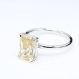 3.00 ct Yellow Emerald shape Diamond in 18kt white gold Ring