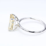 3.00 ct Yellow Emerald shape Diamond in 18kt white gold Ring