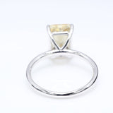 3.00 ct Yellow Emerald shape Diamond in 18kt white gold Ring