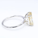 3.00 ct Yellow Emerald shape Diamond in 18kt white gold Ring